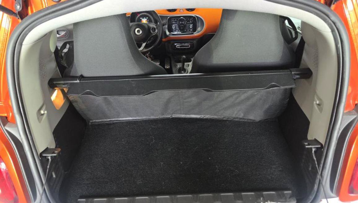 Used 2016 smart fortwo passion w/ Edition #1 Package RWD image 15