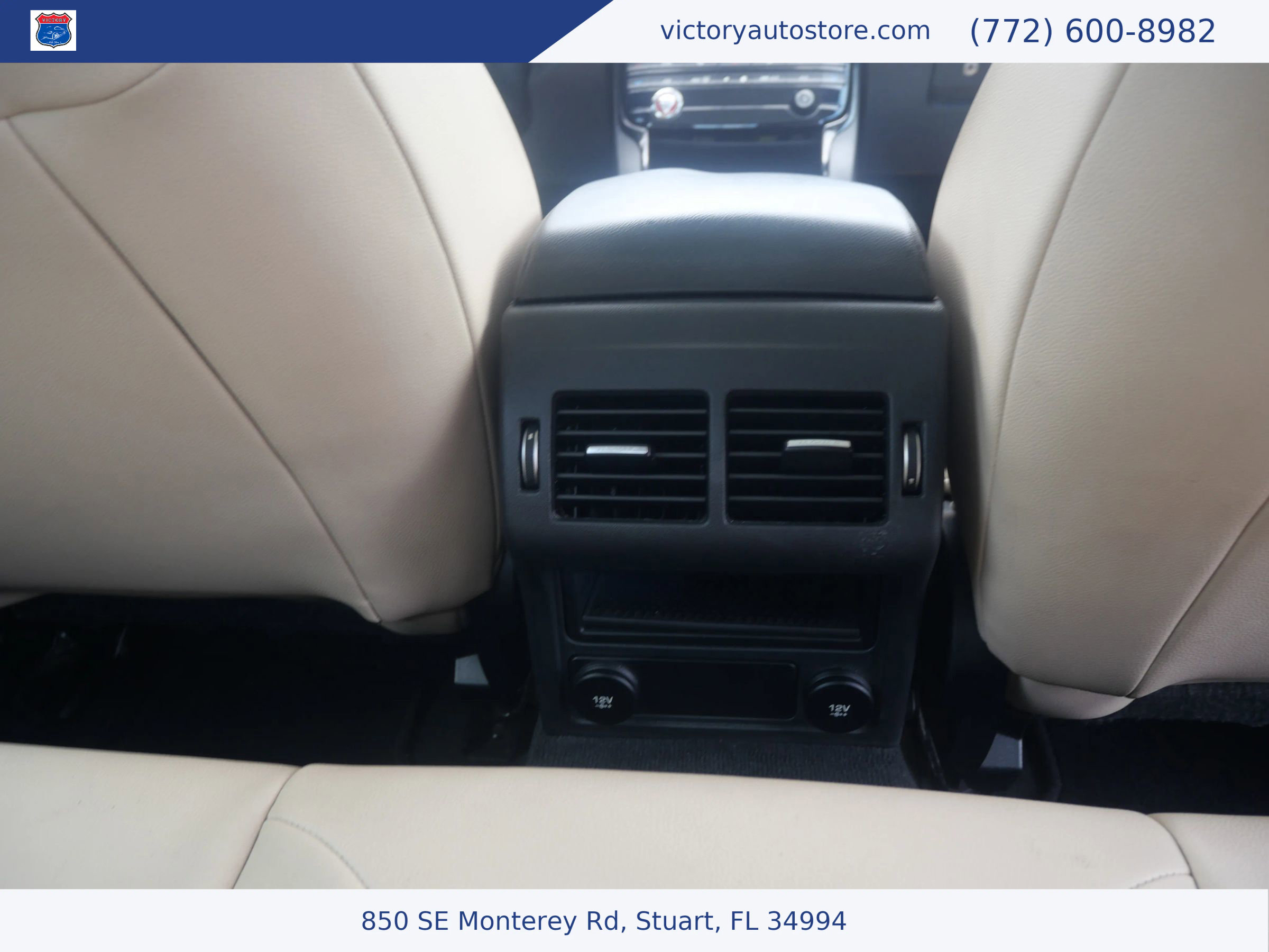 Used 2018 Jaguar XE image 30