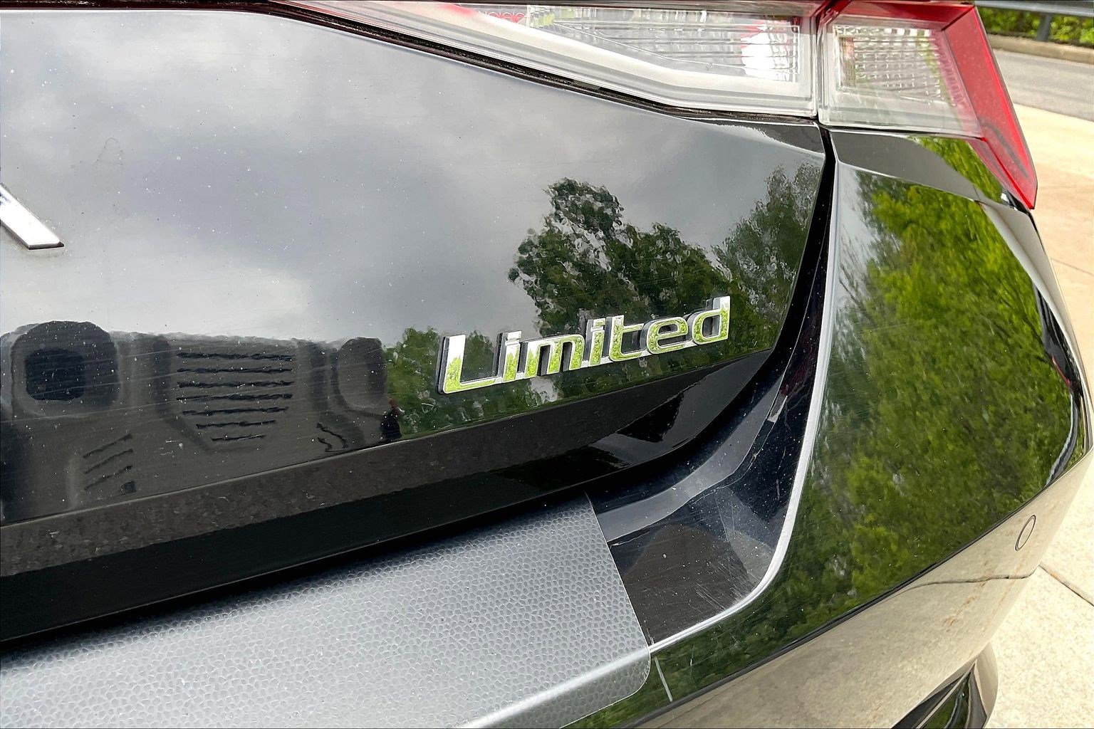 Used 2021 Hyundai Elantra Limited FWD image 22
