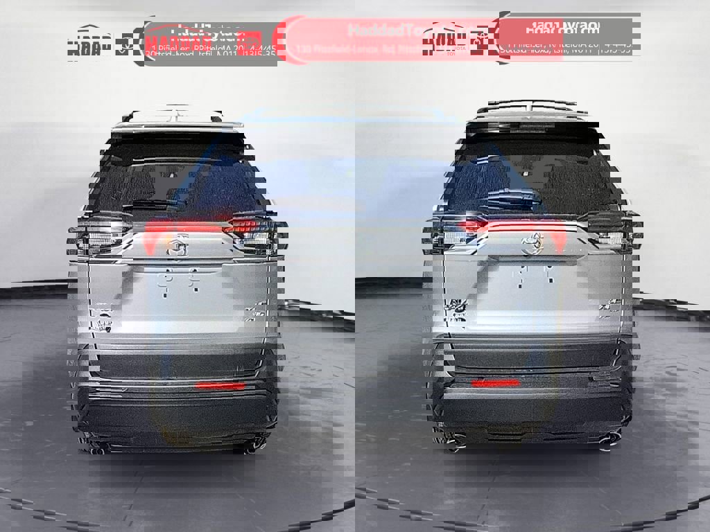 New 2025 Toyota RAV4 XLE image 4