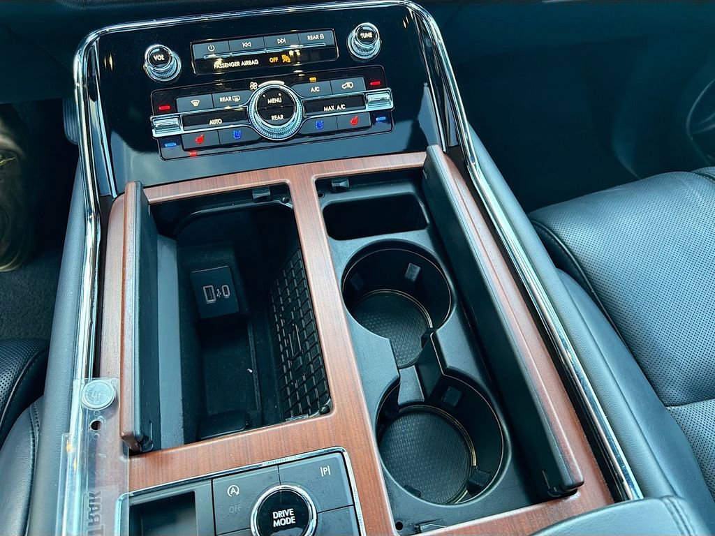 Used 2023 Lincoln Navigator Reserve image 36