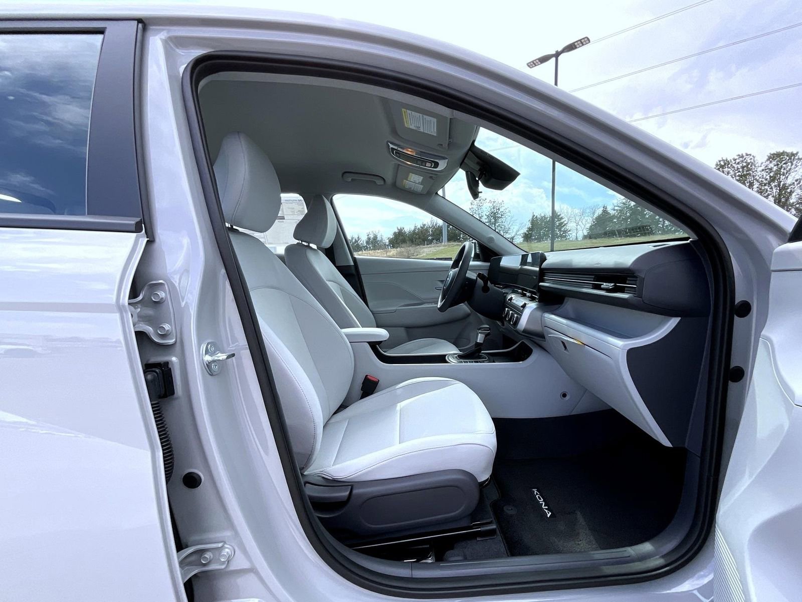 New 2026 Hyundai Kona SE AWD/4WD image 16