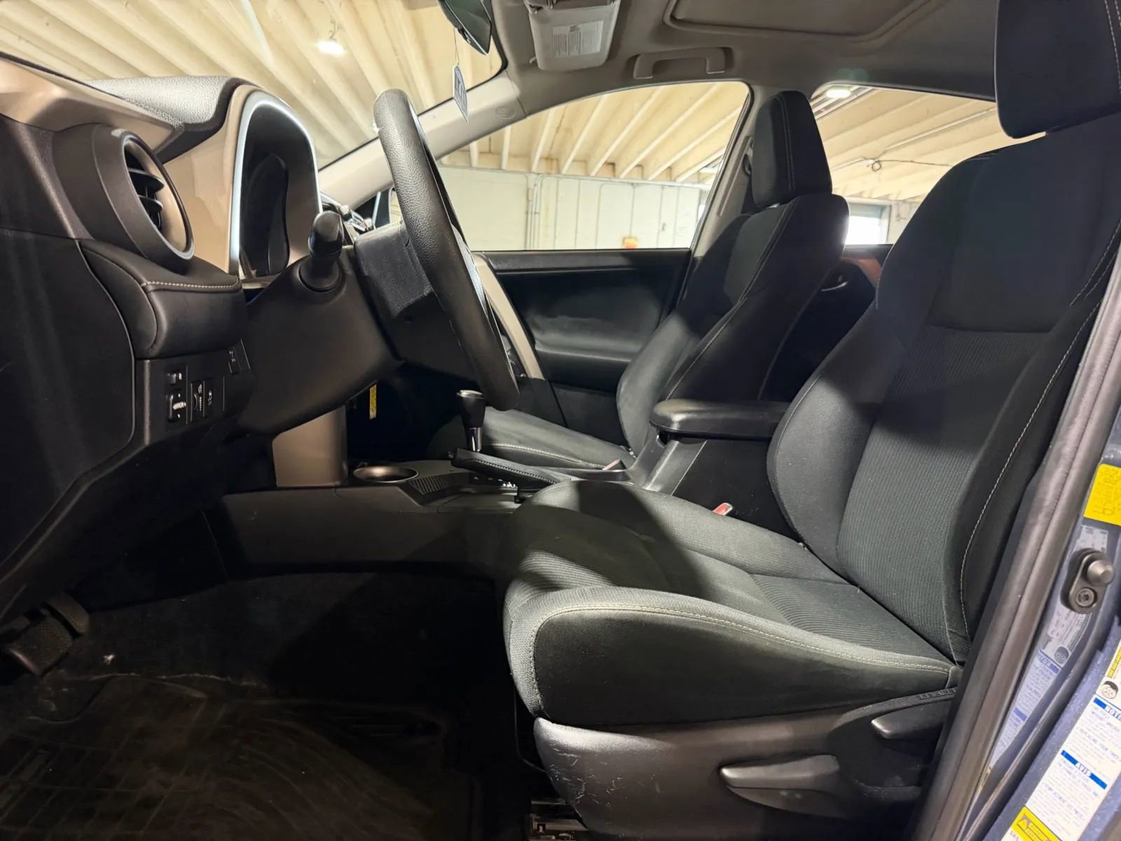 Used 2014 Toyota RAV4 XLE AWD/4WD image 9