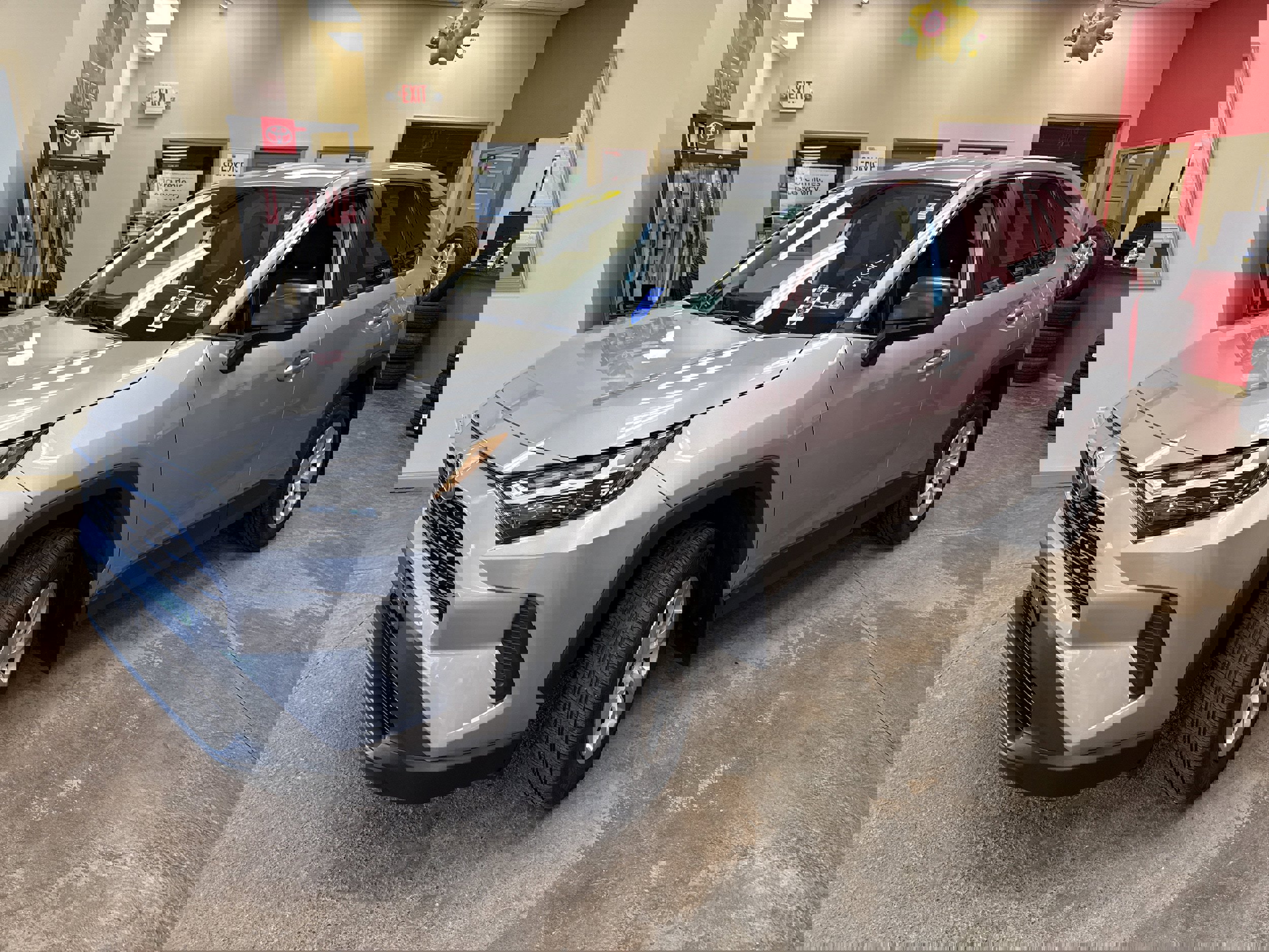 Used 2024 Toyota RAV4 LE image 3