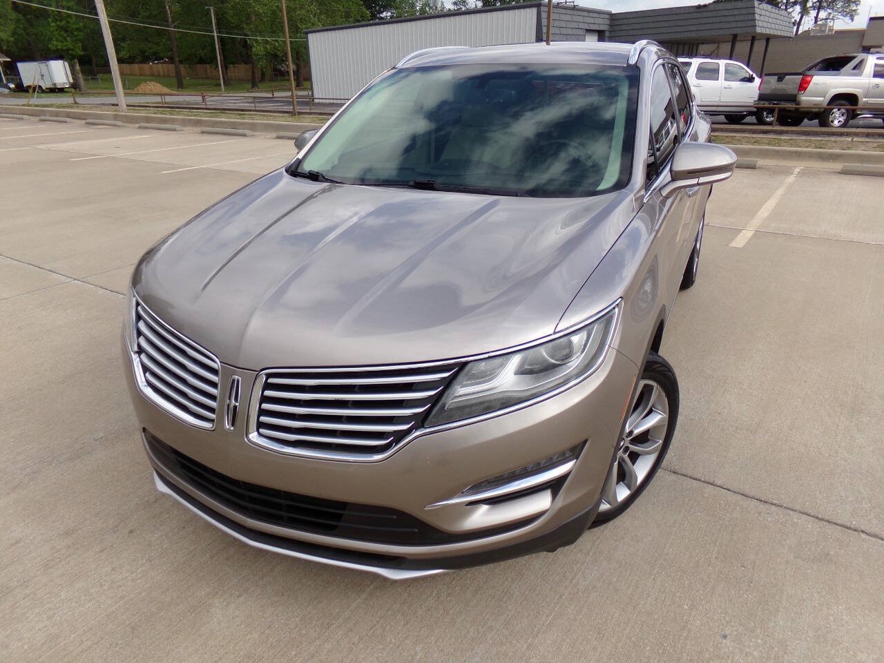 Used 2018 Lincoln MKC Select w/ Select Plus Package FWD image 3
