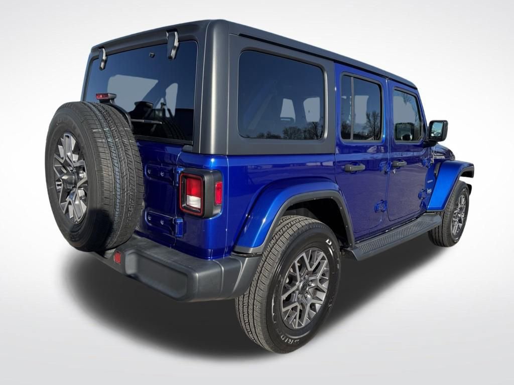 Used 2019 Jeep Wrangler Unlimited Sahara image 3