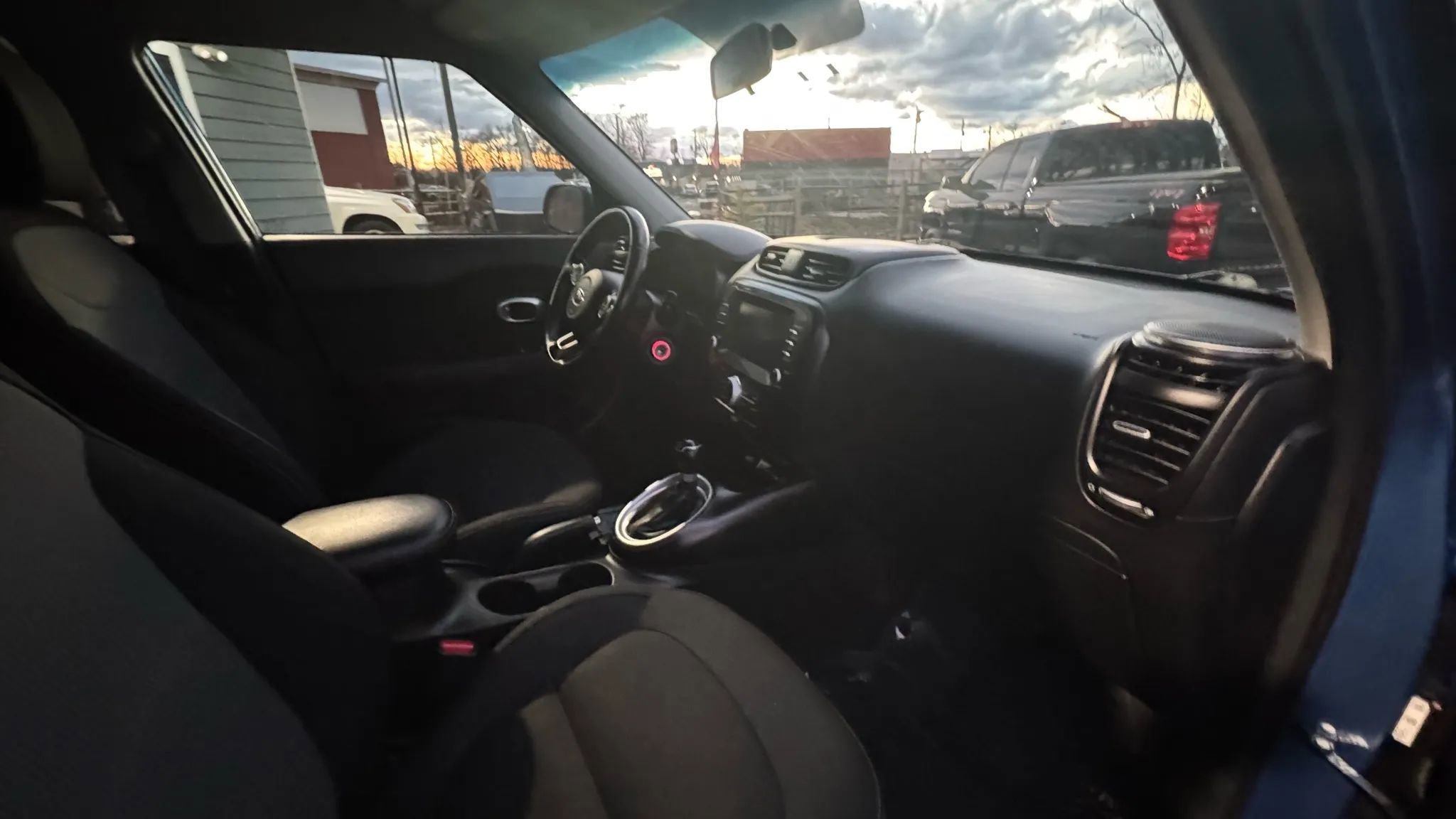 Used 2018 Kia Soul + image 29