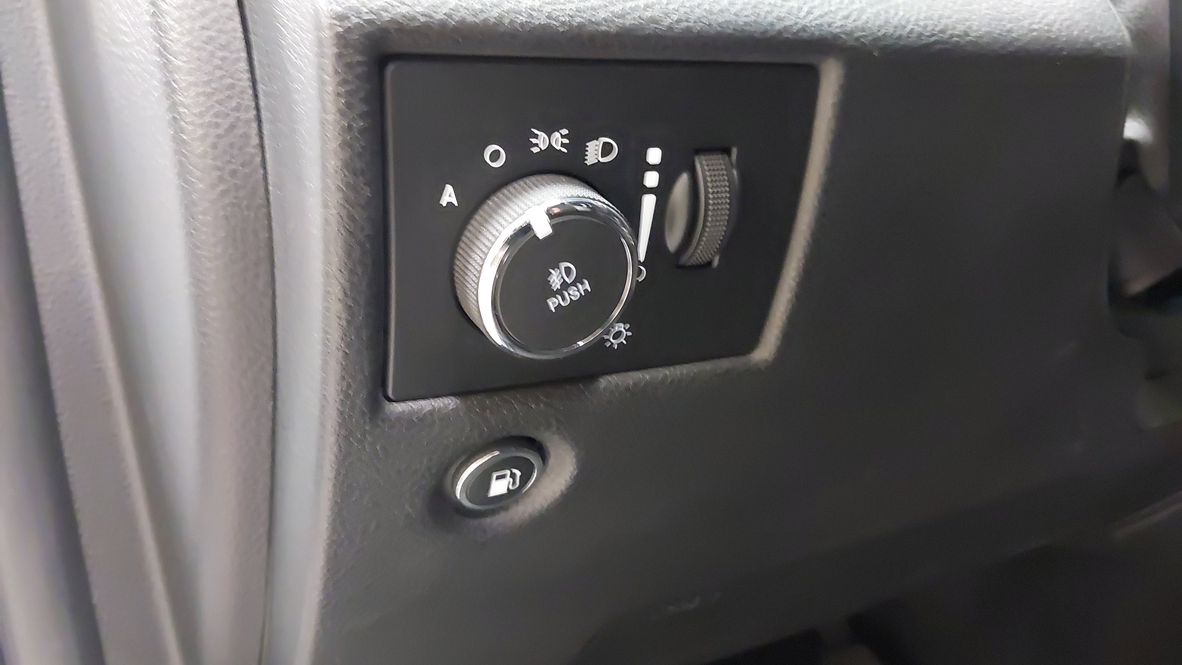Used 2021 Jeep Grand Cherokee Laredo X AWD/4WD image 31