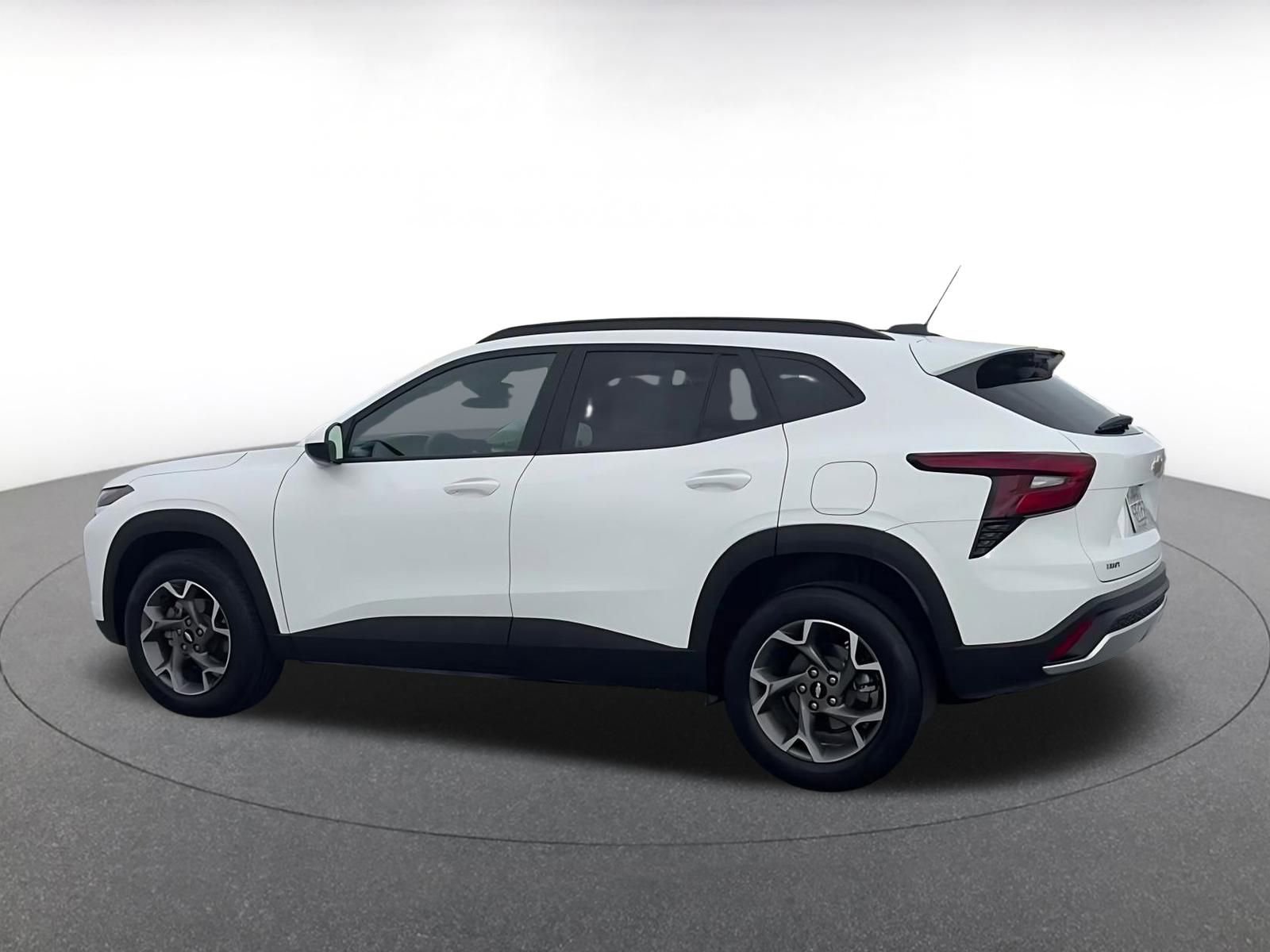 Used 2025 Chevrolet Trax LT image 10