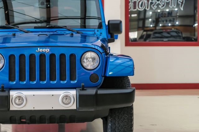 Used 2015 Jeep Wrangler Unlimited Sahara w/ Connectivity Group image 43