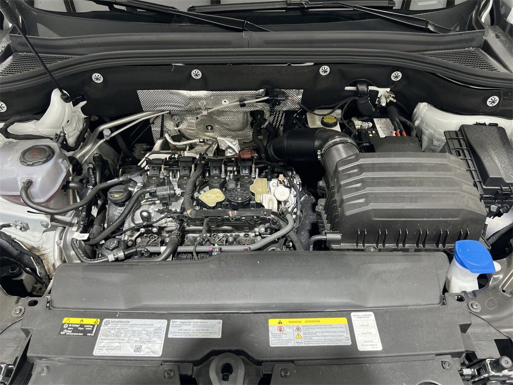 Used 2025 Volkswagen Atlas Cross Sport SE image 27