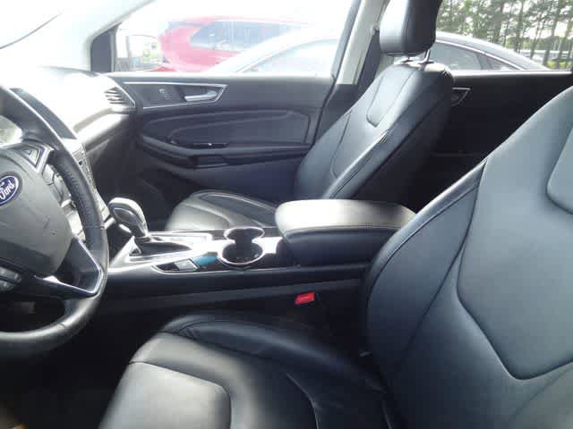 Used 2018 Ford Edge Titanium w/ Technology Package FWD image 11