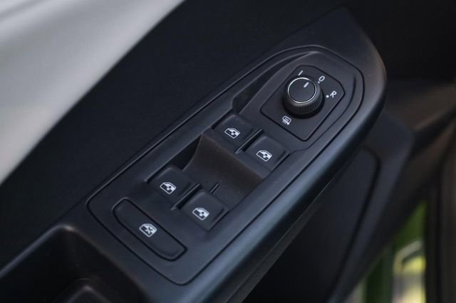 New 2026 Volkswagen Taos SE image 11