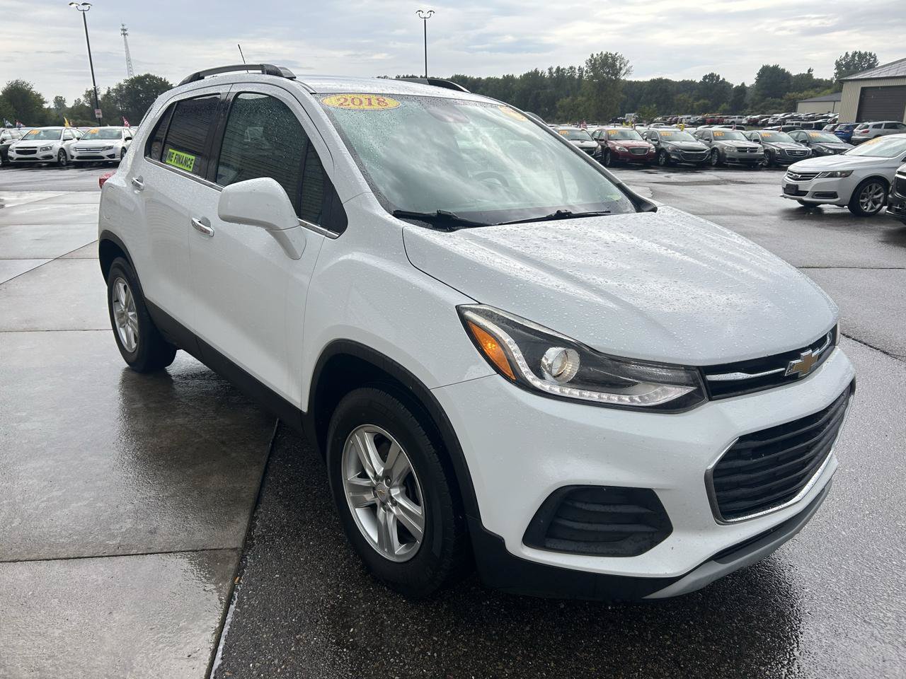 Used 2018 Chevrolet Trax LT w/ LT Convenience Package FWD image 3