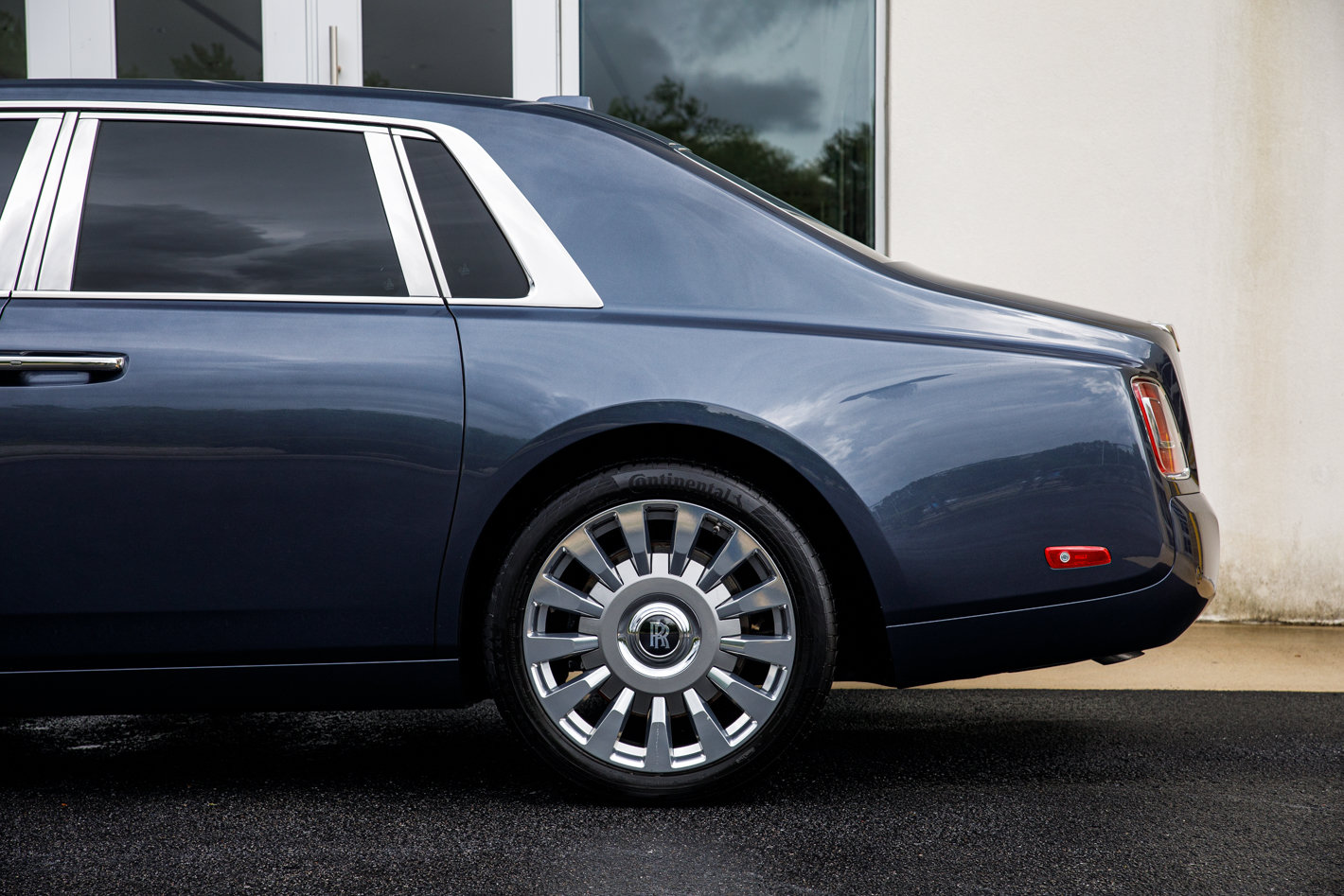 Certified 2020 Rolls-Royce Phantom Sedan RWD image 10