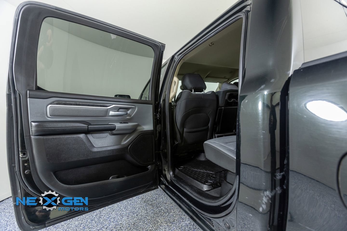 Used 2019 RAM 1500 Big Horn image 25