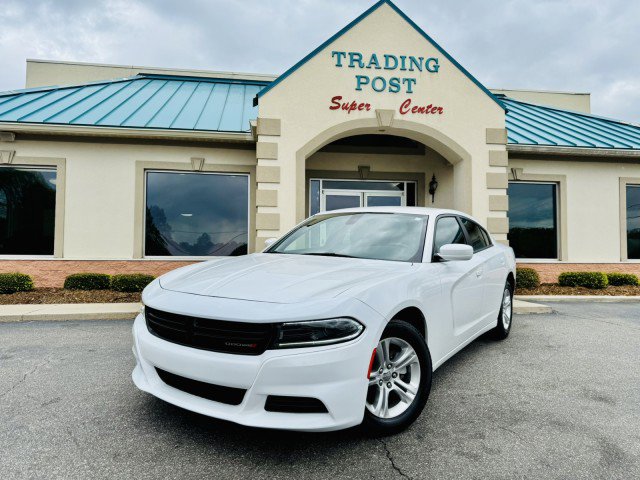 Used 2022 Dodge Charger SXT image 2