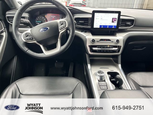 Certified 2022 Ford Explorer XLT w/ Equipment Group 202A image 14