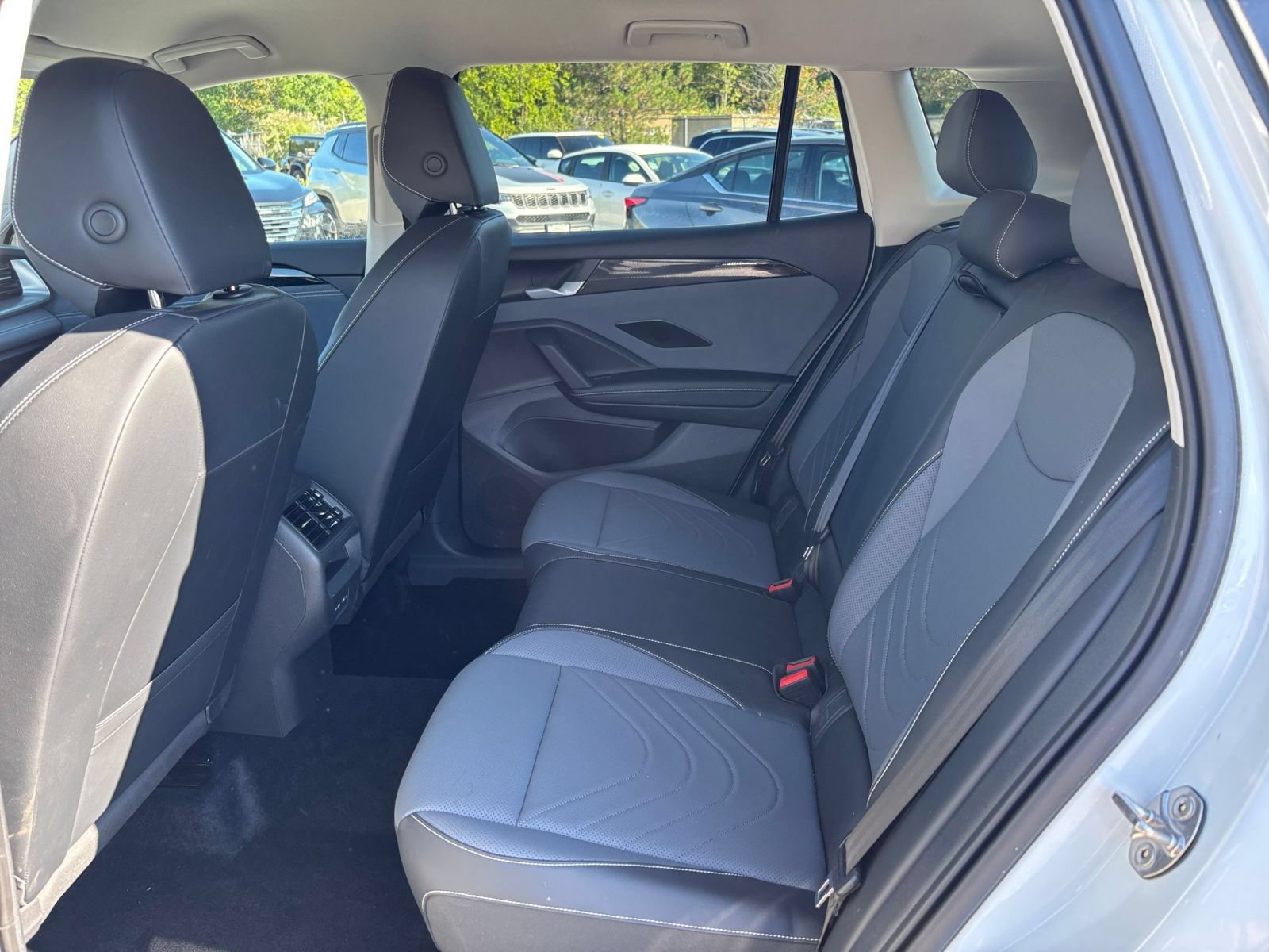 Used 2026 Volkswagen Tiguan SE AWD/4WD image 28