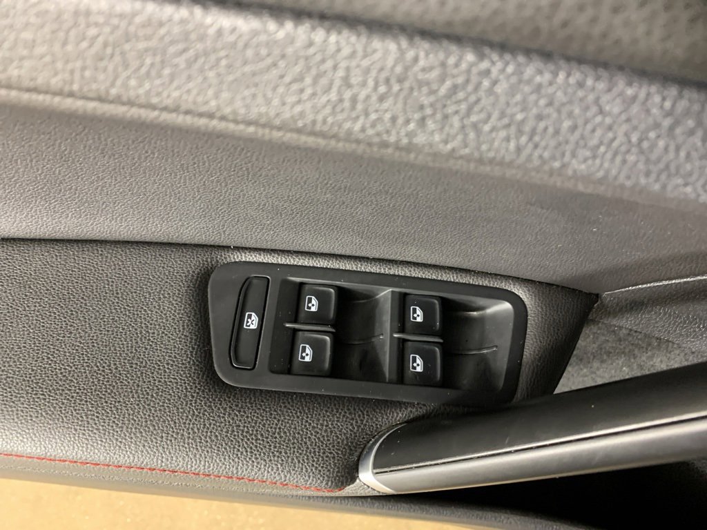 Used 2020 Volkswagen GTI SE image 17