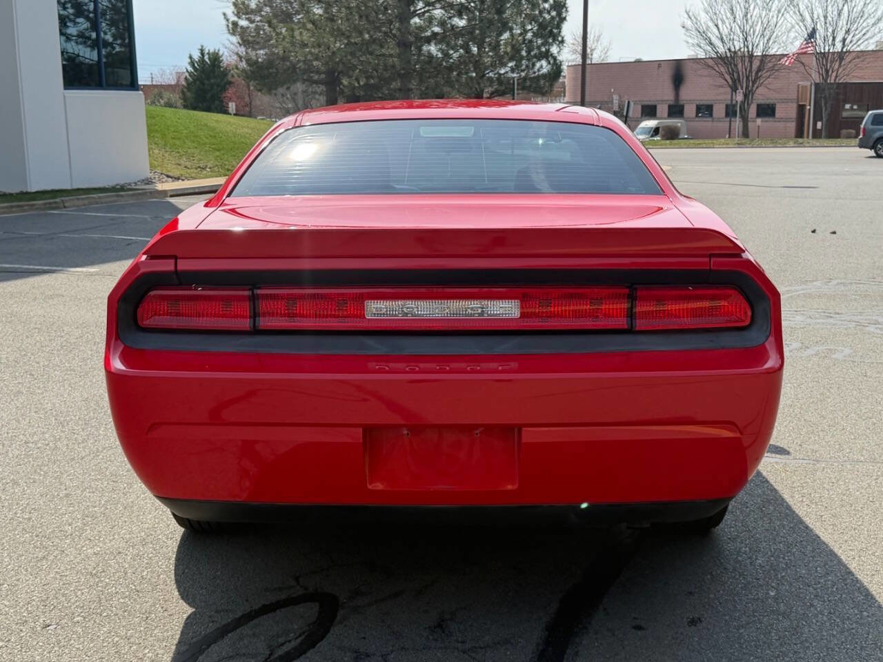 Used 2010 Dodge Challenger SE RWD image 4