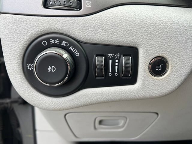 Used 2019 Jeep Cherokee Limited AWD/4WD image 10