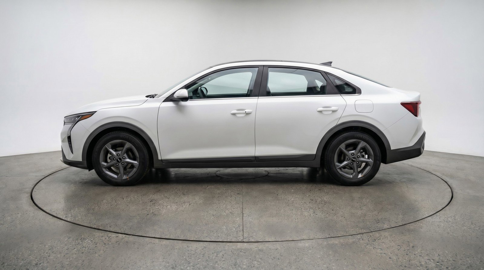 Used 2025 Kia K4 LXS image 5