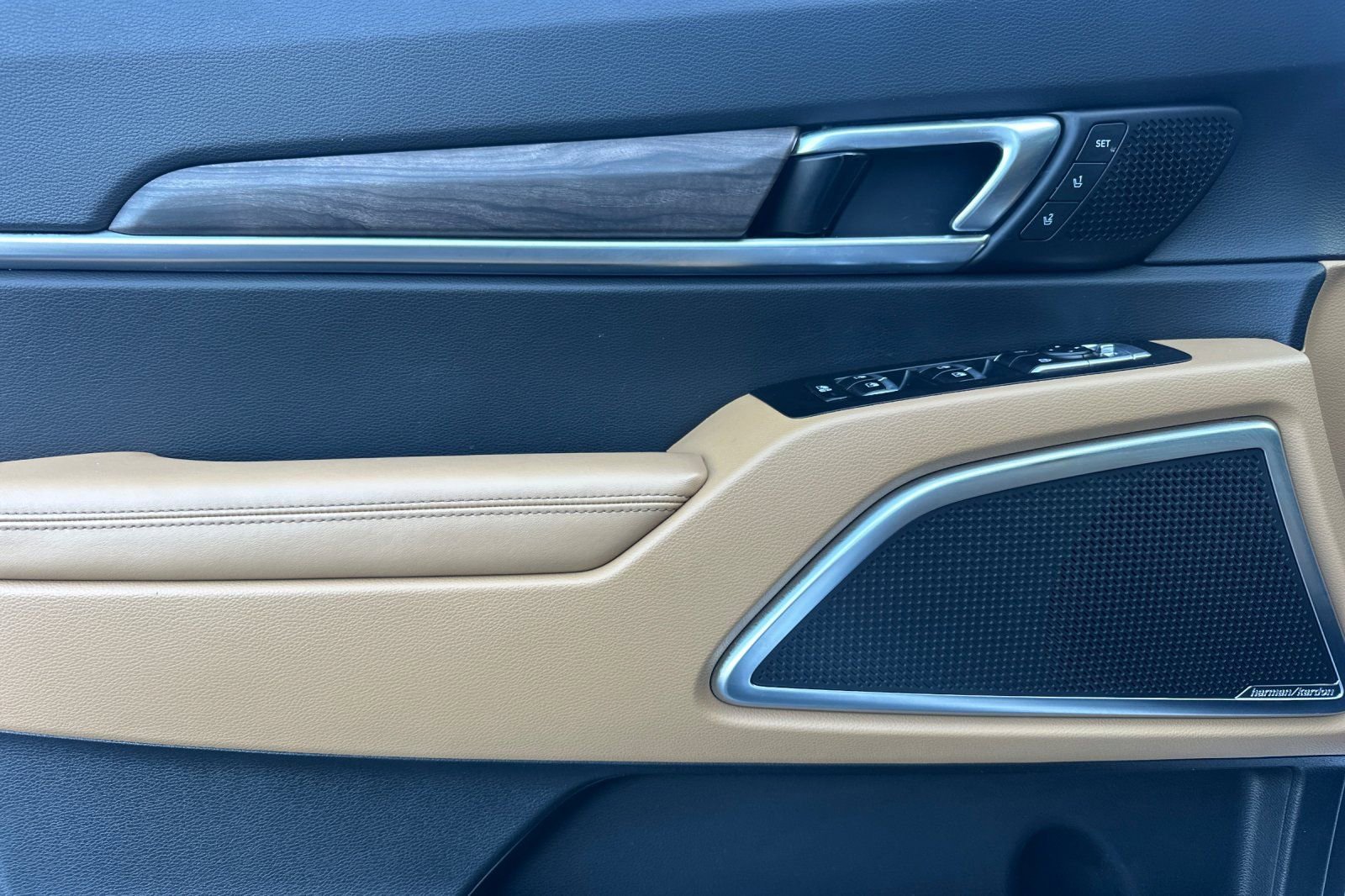 Used 2022 Kia Telluride SX w/ Nightfall Edition Package image 11