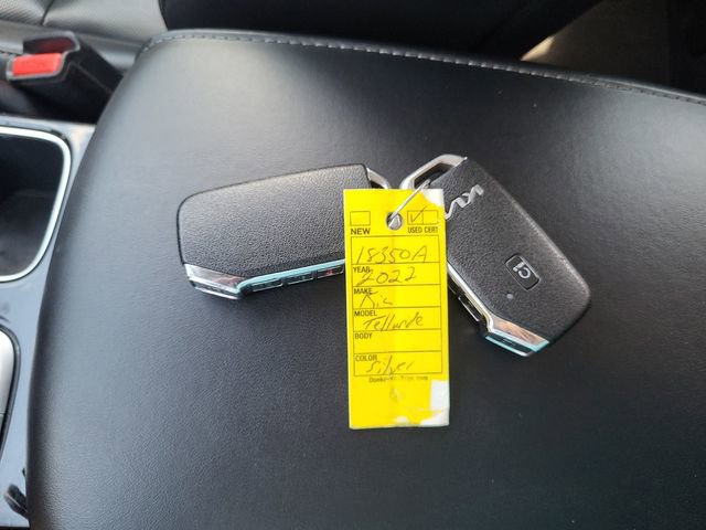 Used 2022 Kia Telluride S FWD image 23