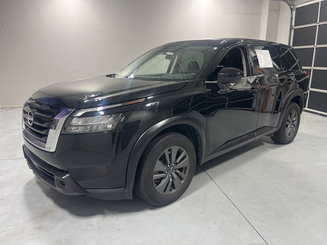 Used 2023 Nissan Pathfinder S image 3
