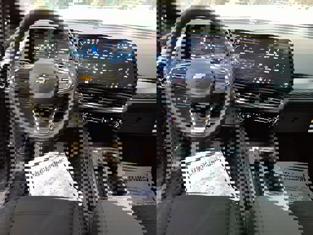 New 2026 Chevrolet Equinox EV LT image 14