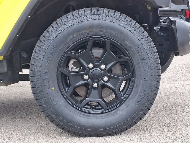 Used 2023 Jeep Gladiator Willys image 8