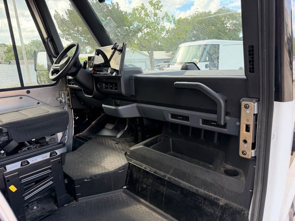 Used 2024 Chevrolet Brightdrop 600 w/ Commercial Equipment Package AWD/4WD image 17