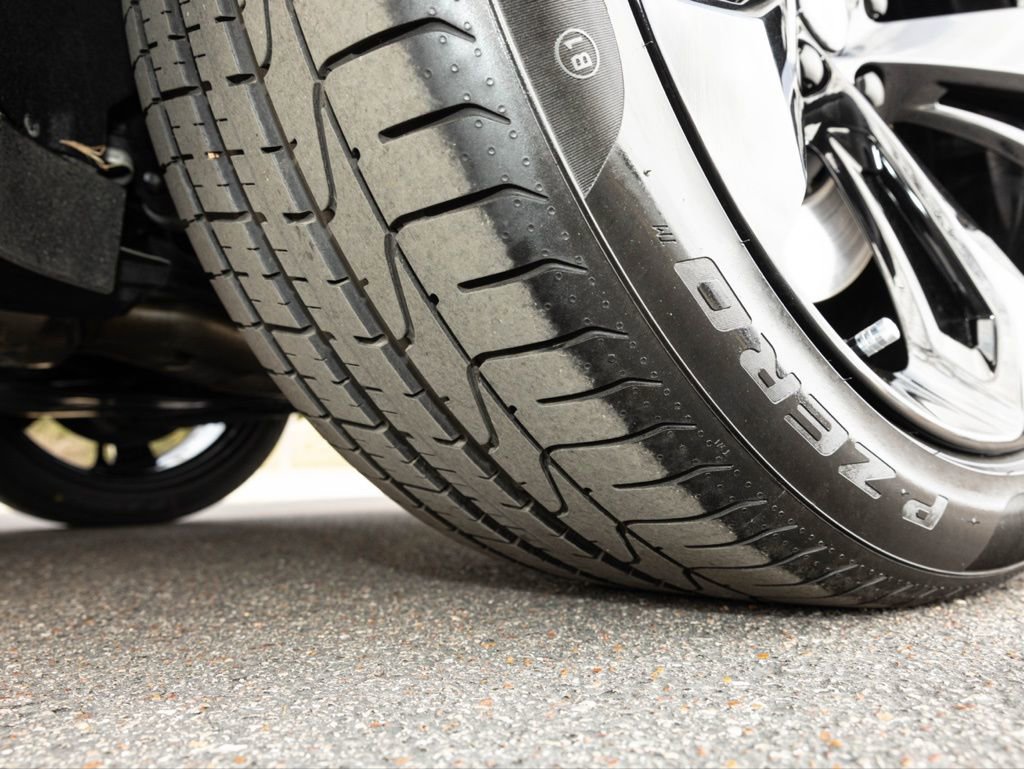 Used 2025 Bentley Bentayga V8 image 89