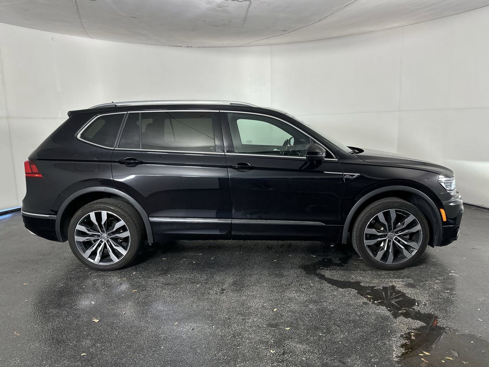 Used 2020 Volkswagen Tiguan SEL Premium R-Line image 13