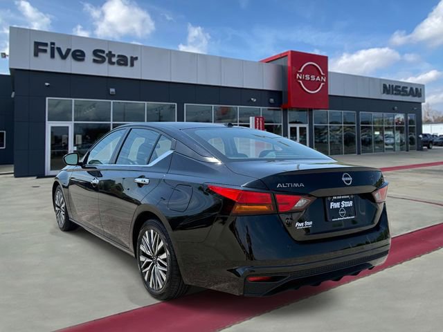 Used 2024 Nissan Altima 2.5 SV FWD image 3