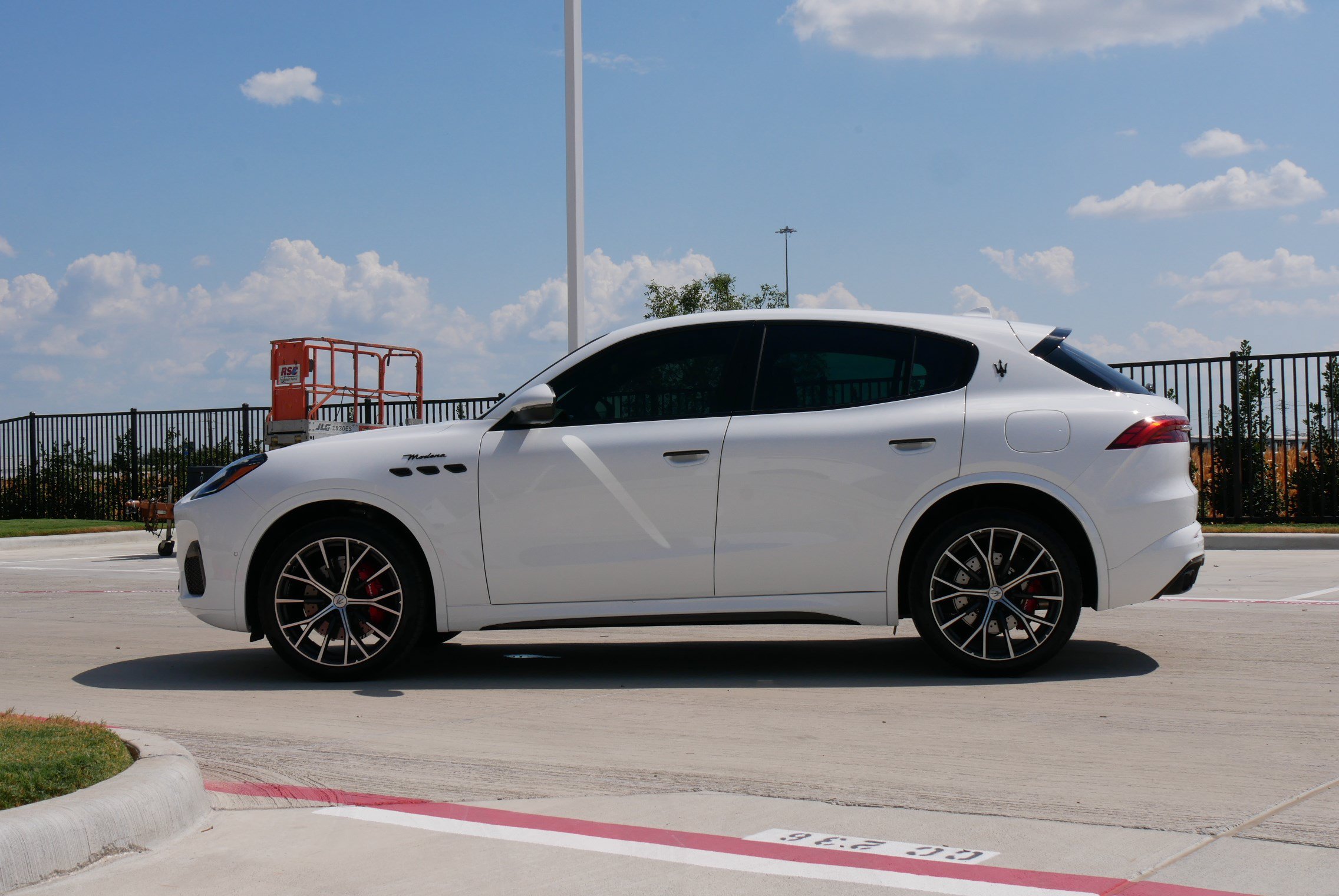 Used 2026 Maserati Grecale Modena AWD/4WD image 6