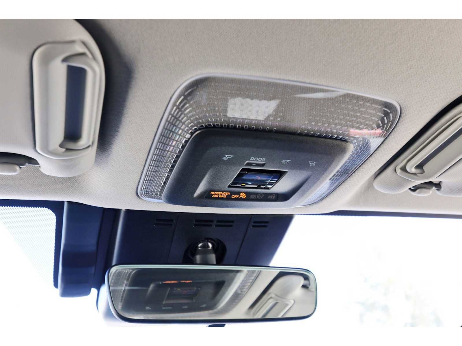 Used 2025 Toyota Prius Plug-In Hybrid image 21