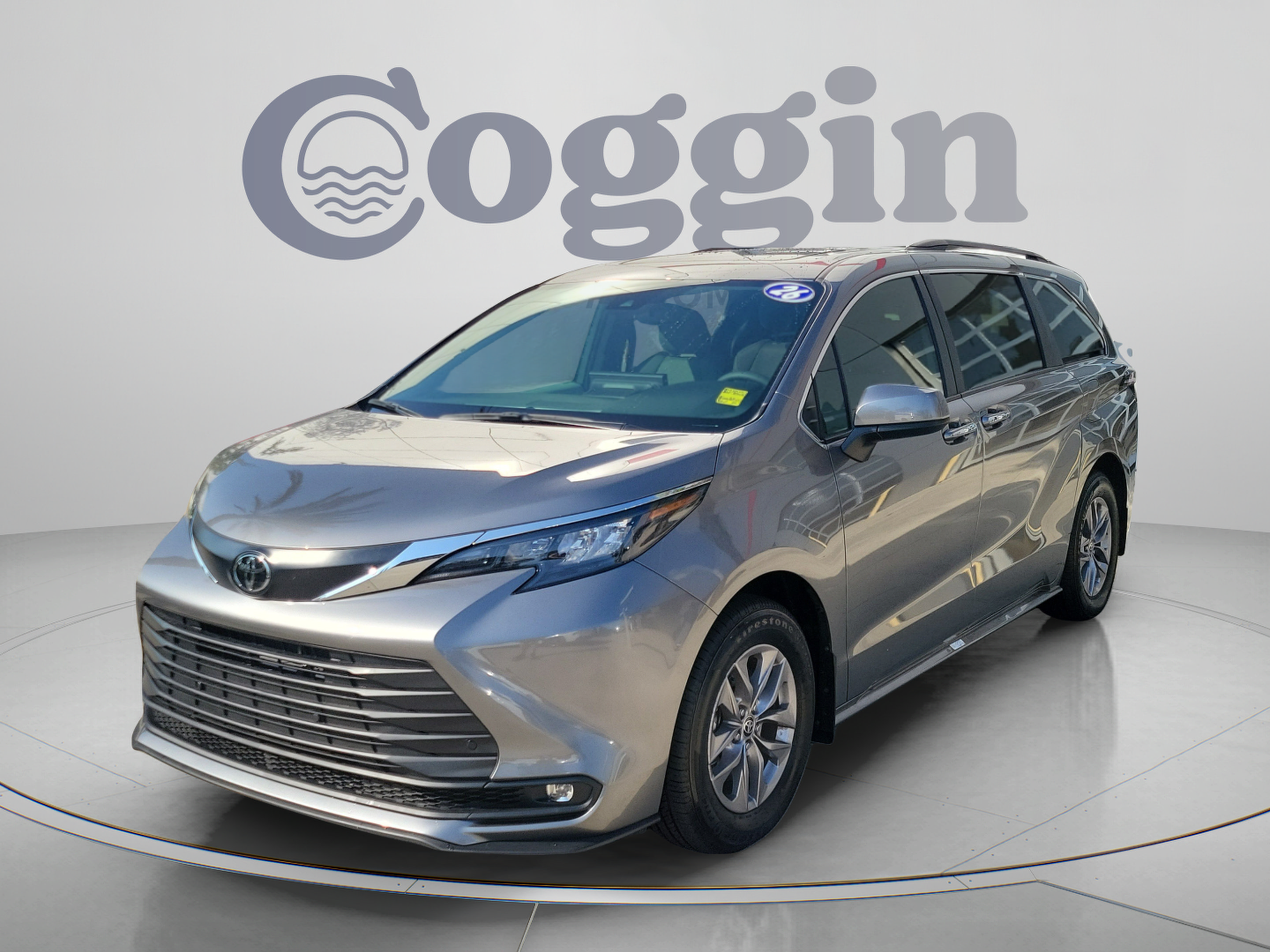 Certified 2026 Toyota Sienna XLE FWD image 1