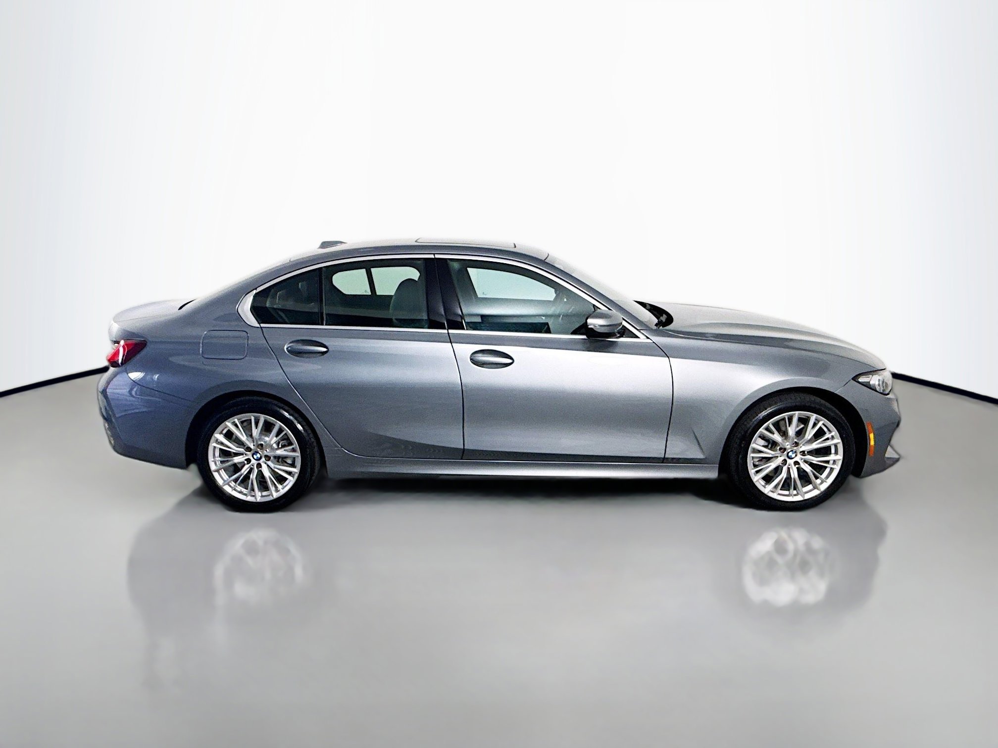 Used 2024 BMW 330i Sedan w/ Convenience Package image 11