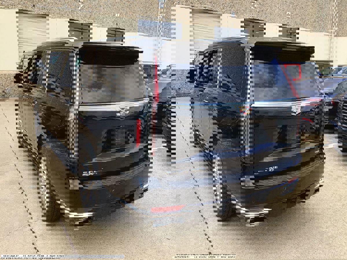 Used 2021 Cadillac Escalade ESV Premium Luxury w/ Driver Assist Tech Package AWD/4WD image 3