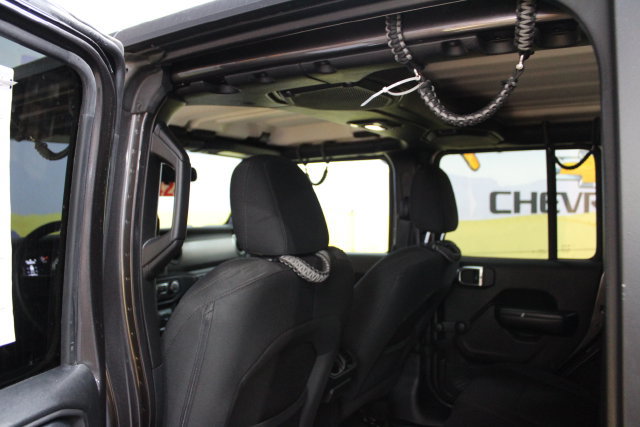 Used 2018 Jeep Wrangler Unlimited Sport AWD/4WD image 9