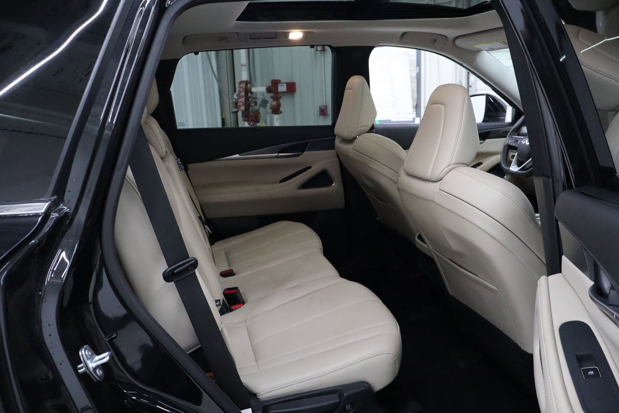 Used 2023 INFINITI QX60 Luxe w/ Performance Audio Package image 32