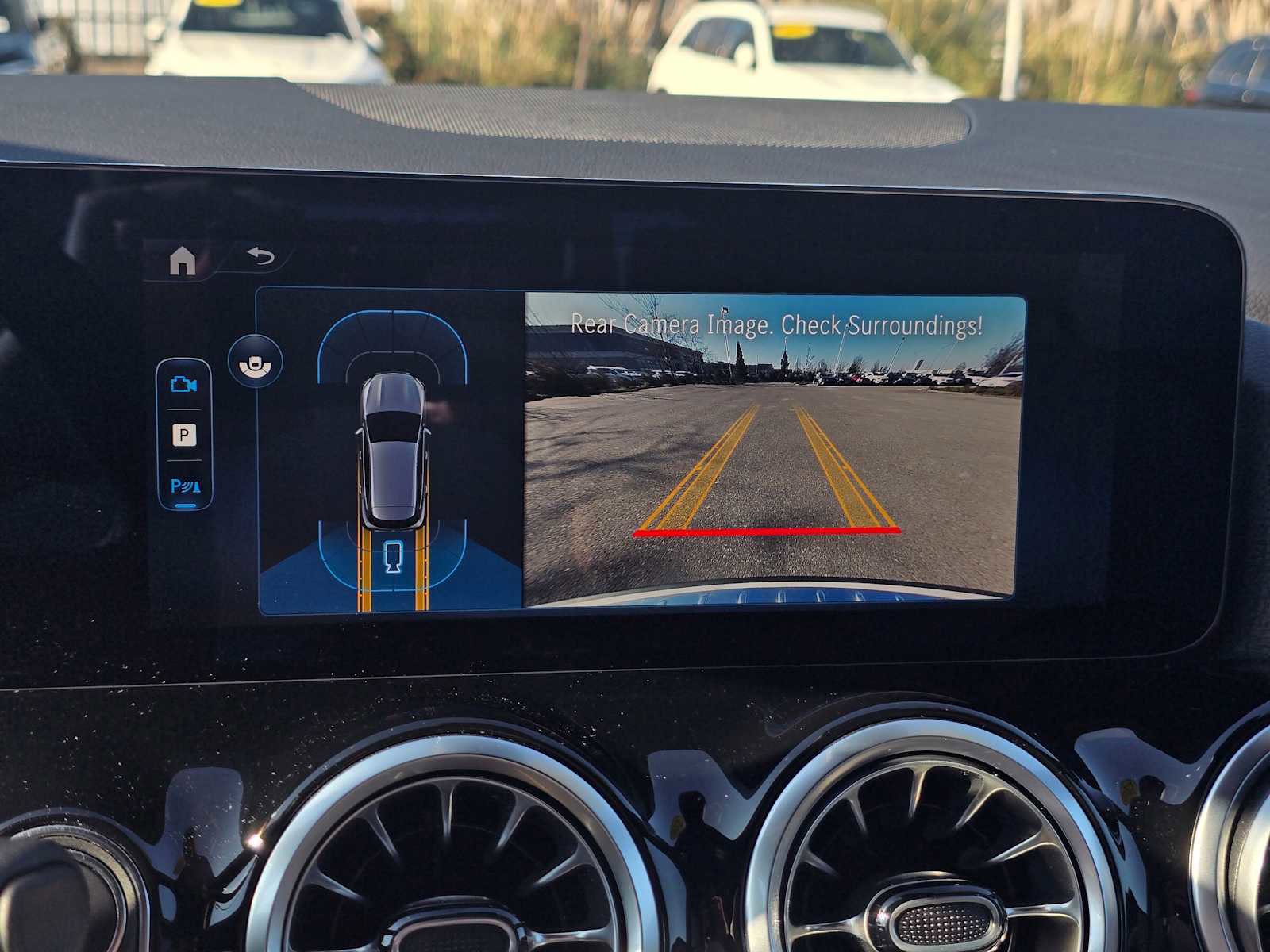 Used 2025 Mercedes-Benz GLA 250 4MATIC image 32