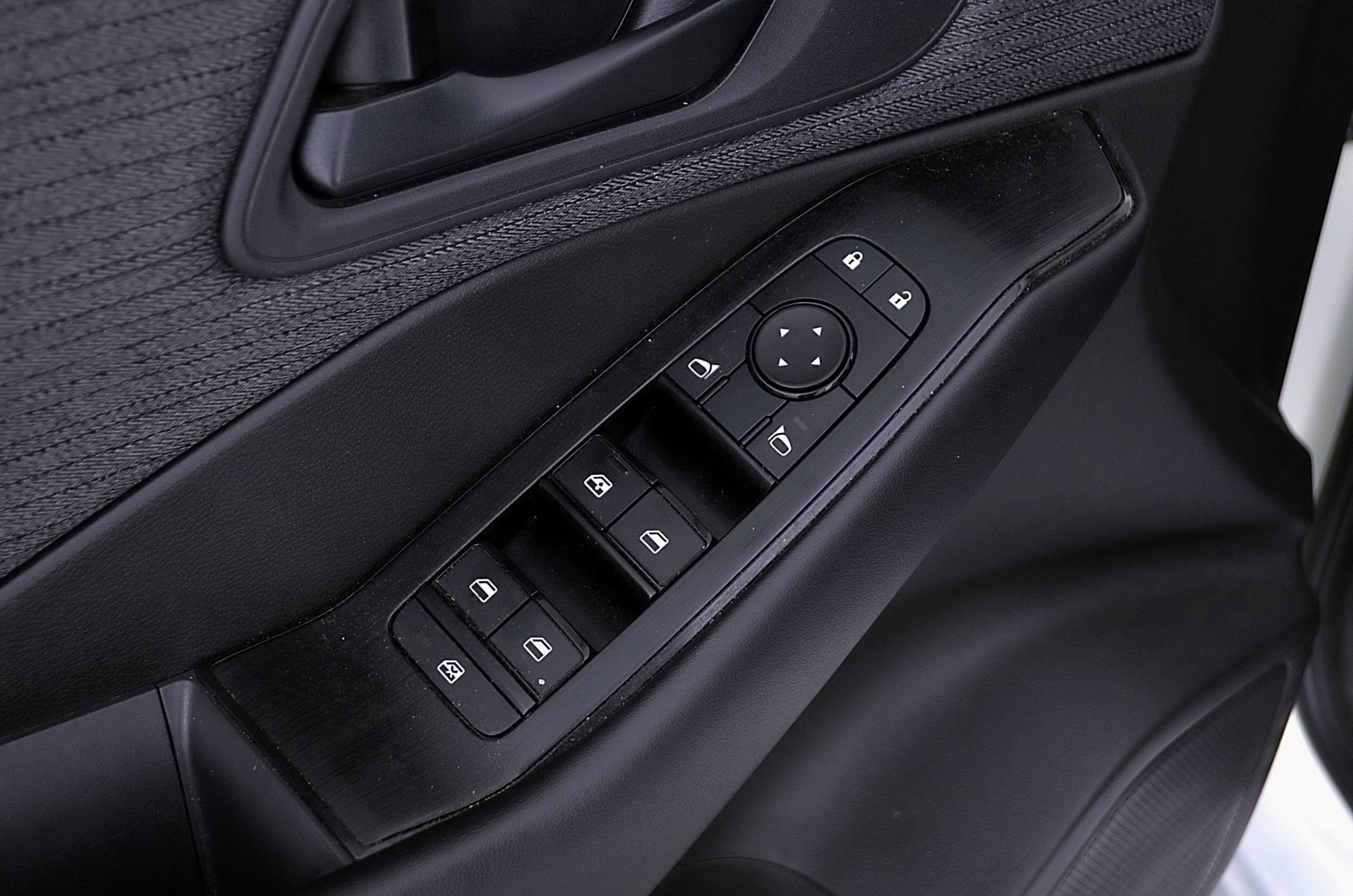 Used 2023 Nissan Rogue S FWD image 19