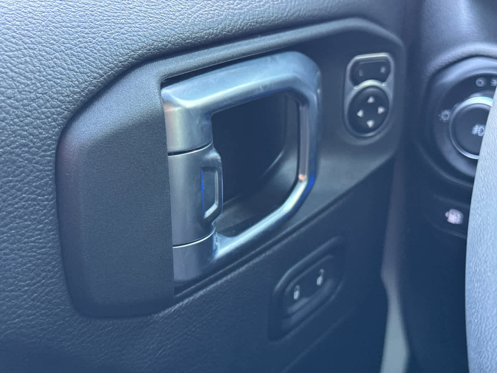 Used 2023 Jeep Wrangler Unlimited Sahara image 23