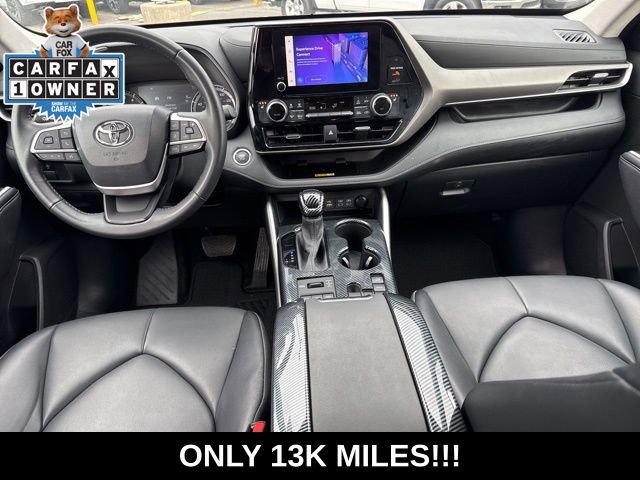 Used 2023 Toyota Highlander XLE AWD/4WD image 4