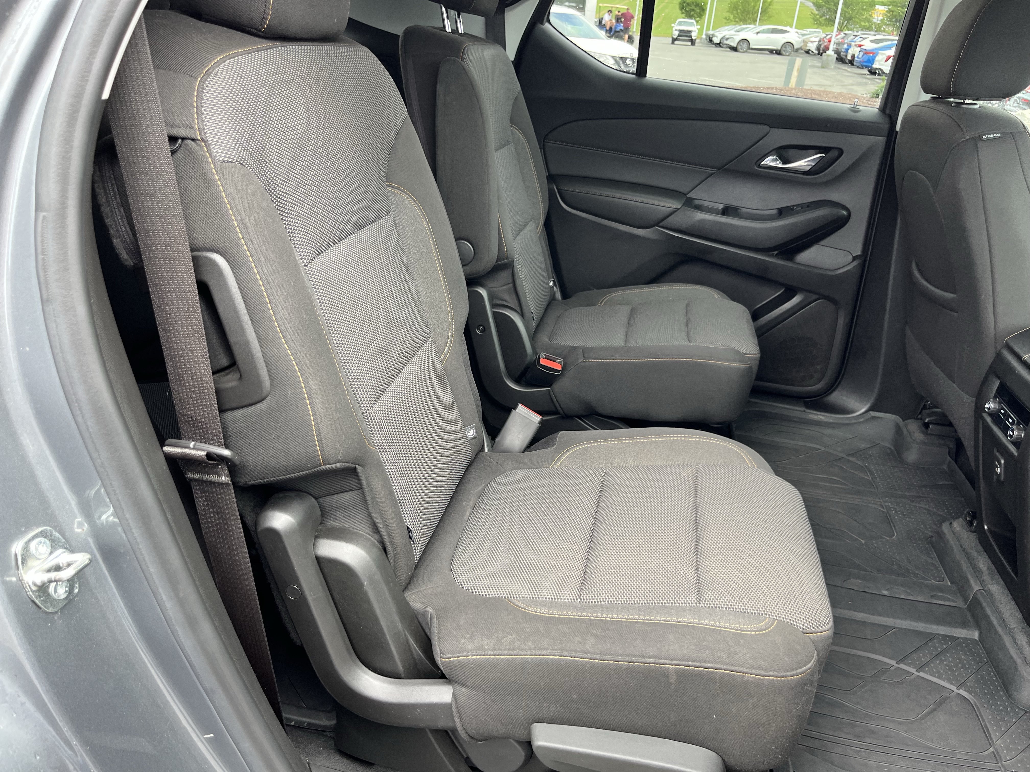 Used 2021 Chevrolet Traverse LT w/ LPO, Blackout Package AWD/4WD image 4