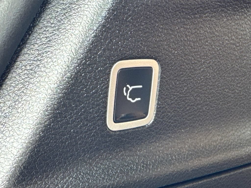 Used 2022 Chrysler Pacifica Pinnacle FWD image 12