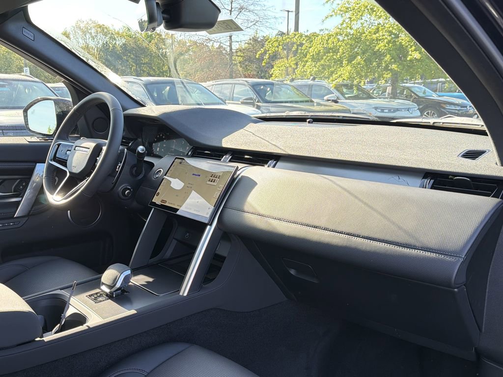 New 2026 Land Rover Discovery Sport Landmark AWD/4WD image 17